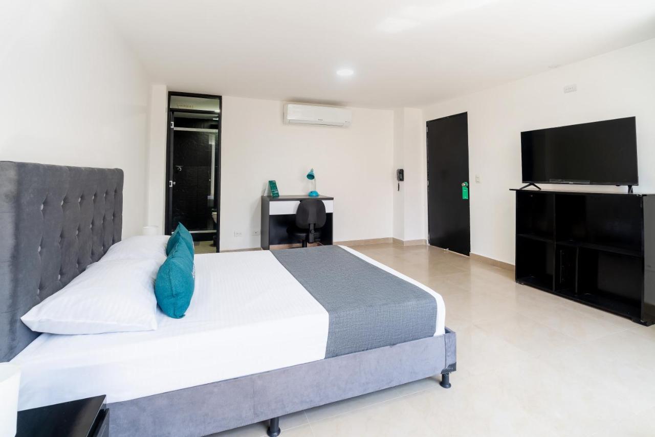 Ayenda Coliving La 78A Hotel Medellin Bagian luar foto