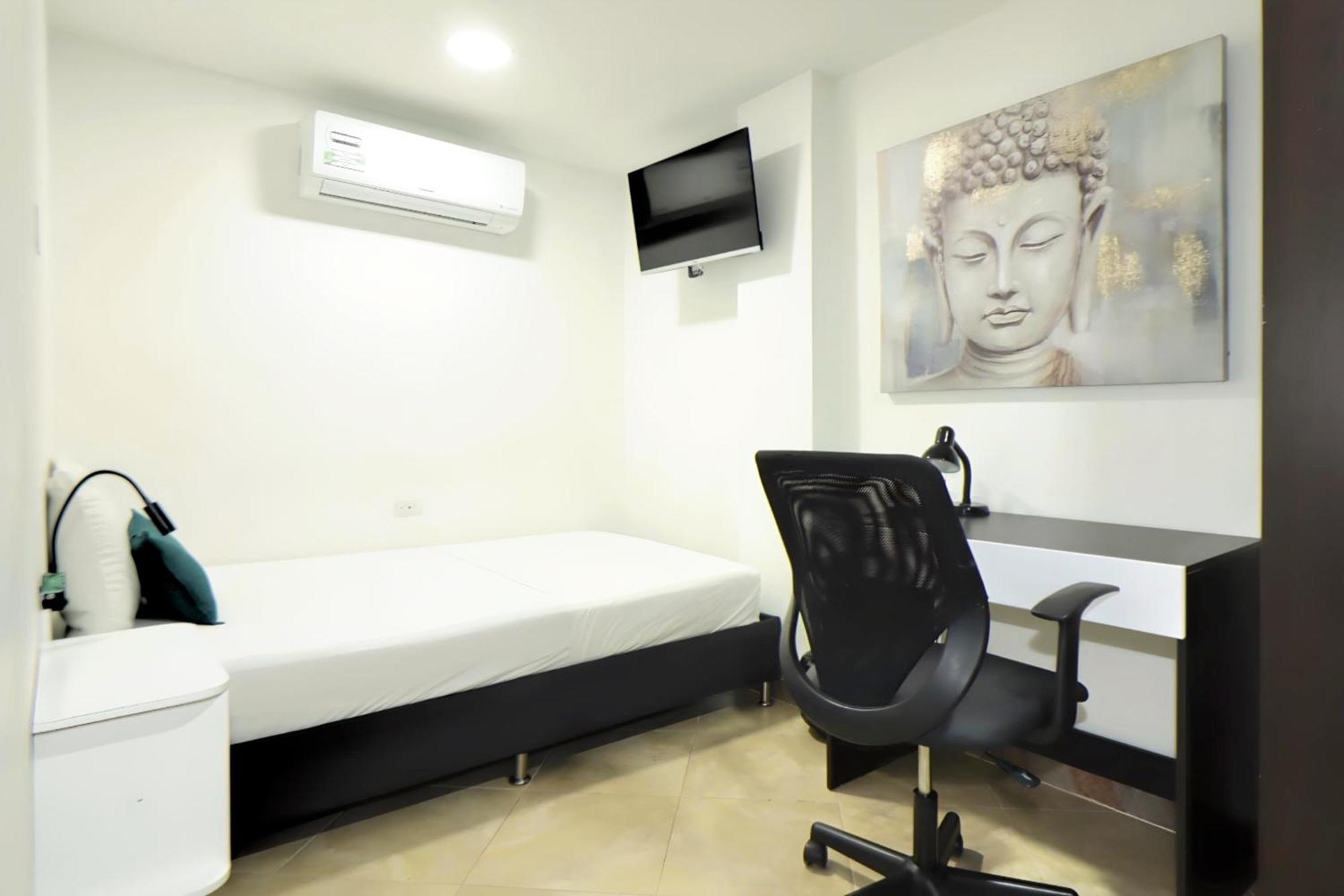 Ayenda Coliving La 78A Hotel Medellin Bagian luar foto